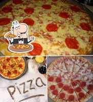 Sally`s Pizza food