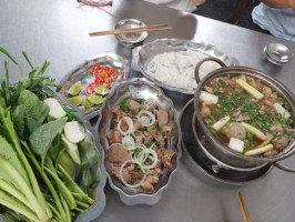 Quán Lẩu Bò Sìl Mỳ food