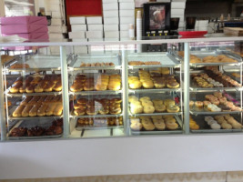 Tan's Doughnuts food