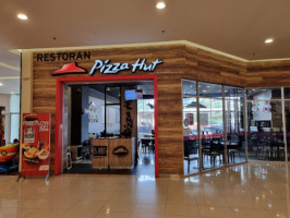 Pizza Hut Equine Park inside