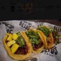 Beto's Tacos food