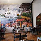 Cafe Del Pintor inside