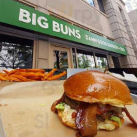 Big Buns Gourmet Grill food