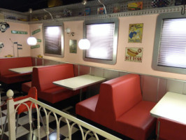 Miss Tracy American Diner inside