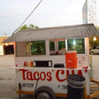 Tacos Cha outside