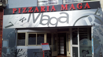 Pizzeria Chez Maga outside