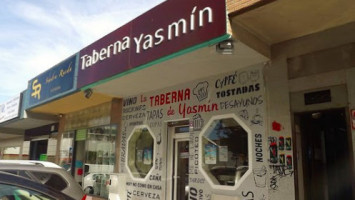 La Taberna De Yasmin outside