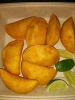 Los Parceros Colombian Food inside