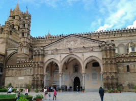 White Coffee Di Maurizio Velletri Cattedrale Di Palermo food