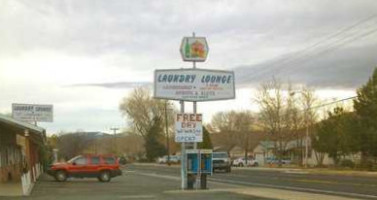 Laundry Lounge outside