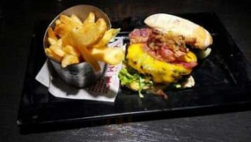 Red Robin Gourmet Burgers And Brews food