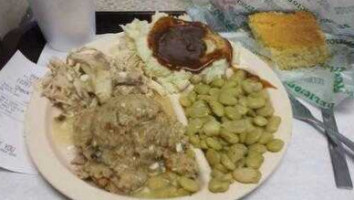 Pearly's Famous Country Cooking food