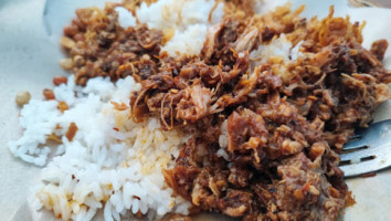 Nasi Balap Puyung food
