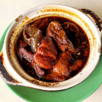 Leon Kee Claypot Pork Rib Soup food