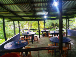 Bar Restaurante El Pizote inside