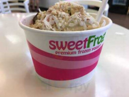 Sweet Frog Suffolk Main Street food