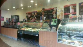 Cold Stone Creamery inside