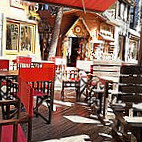 Cafe Bar Altamira outside