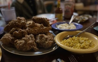 Babe's Chicken Dinner House food
