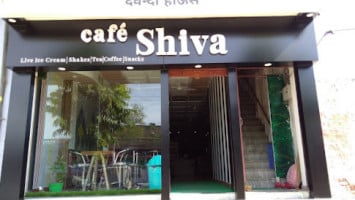 Café Shiva outside