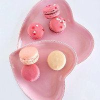 Le Macaron French Pastries food