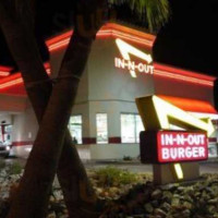 In-n-out Burger outside