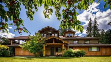 Bella Coola Mountain Lodge outside