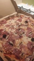 Pizza Lou Vio food