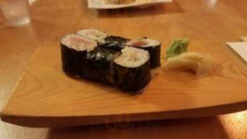 Maru Sushi food