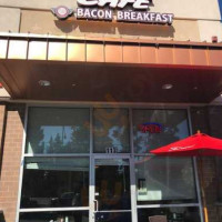 Bacon Breakfast Cafe outside