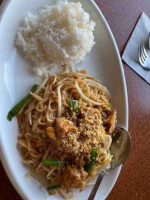 Busara Thai Cuisine food