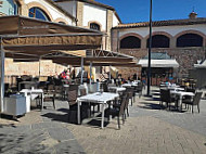 Cafeteria El Mercado inside