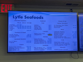 Lytle Seafoods inside