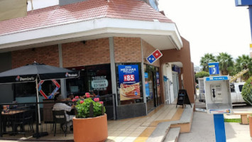 Domino's Pizza Plaza San Juan inside