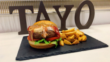 Tayo Fusión Burger inside