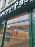 Piatto di Pasta outside