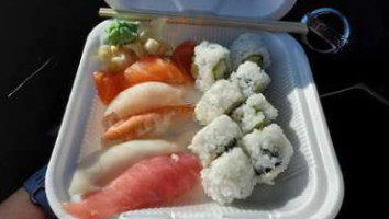 Sushi N Go food