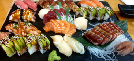 Manekineko Sushi inside