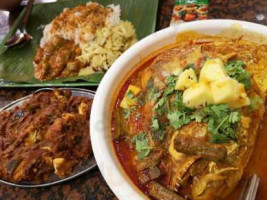 Mutu Curry Fish Head food