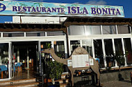 Isla Bonita outside