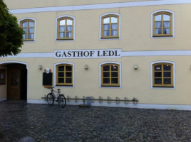 Gasthof Ledl outside