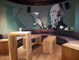 Konrad Kaffee- Und Cocktailbar inside