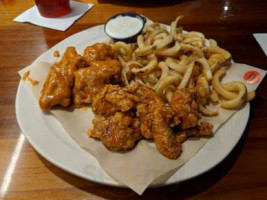 Hooters food