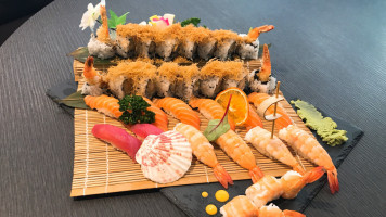 Sushi Dragon Xianggeli food