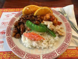 Lee's Chinese Food food
