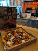 Blaze Pizza food