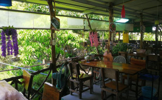Ran Tam Rin Suan (garden ร้านตำริมสวน food