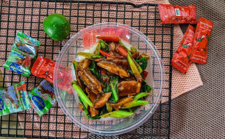 ร้านกะเพรากั๊ดท้อง Comida