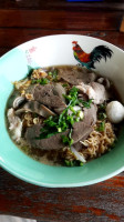 ต่าย ต้ม เตี๋ยว ก๋วยเตี๋ยวหมูน้ำข้น สูตรโบราณ เกาะเกิด inside