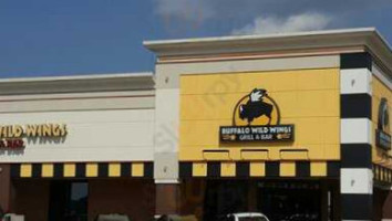 Buffalo Wild Wings outside